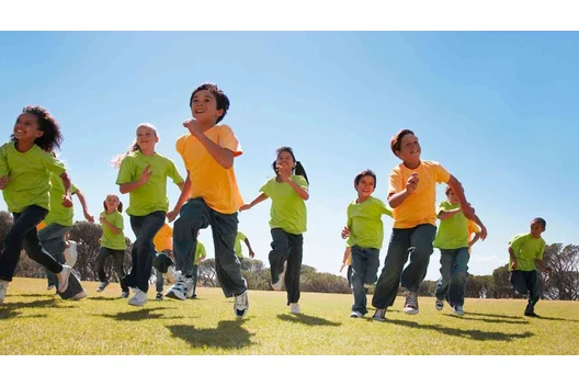 چطور فرزندمان را به ورزش علاقه مند کنیم؟