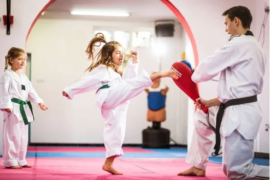 ورزش رزمی مناسب دختربچه ها